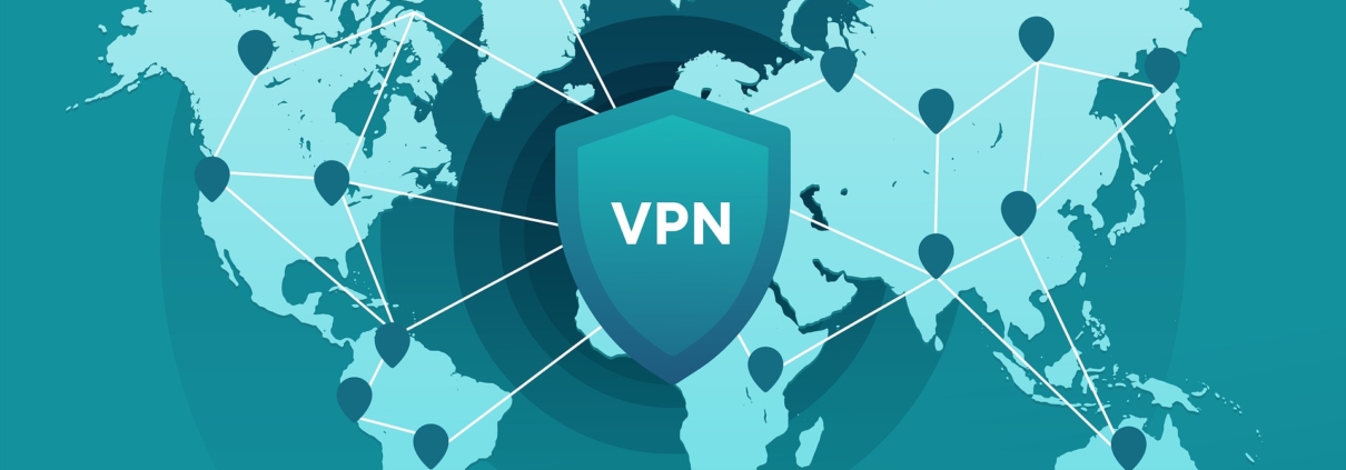 Eine digitale Illustration einer Weltkarte mit Standortmarkierungen, die durch Linien verbunden sind, überlagert von einem großen Schild mit der Aufschrift VPN in der Mitte, hebt die Bedeutung von VPN und die globale Internetsicherheit durch virtuelle private Netzwerke hervor.