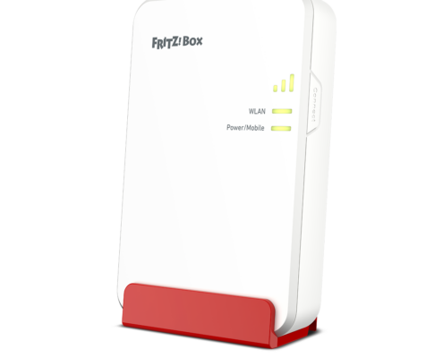 Eine weiße FRITZ!Box mit rotem Sockel, drei grünen Kontrollleuchten und beschrifteten Bereichen für WLAN und Power/Mobile steht aufrecht vor weißem Hintergrund - ideal für 5G-Konnektivität im Innen- oder Außeneinsatz.