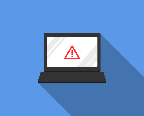 Auf dem Bildschirm ist ein Laptop mit einem Warnsymbol - einem roten Dreieck mit Ausrufezeichen - zu sehen, das auf IT-Sicherheitsbedenken hinweist. Der Hintergrund ist blau und der Laptop wirft einen langen Schatten nach rechts.