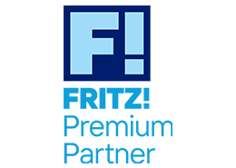 Logo mit einem fetten F! in einem blauen Quadrat über dem Schriftzug FRITZ! Partner in blauer Schrift, um die Partnerschaft zu betonen, auf weißem Hintergrund.